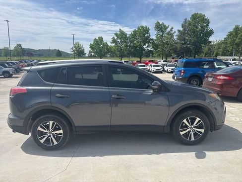 Used 2018 Toyota RAV4 XLE w/ Plus Extra Value Package AWD/4WD image 7
