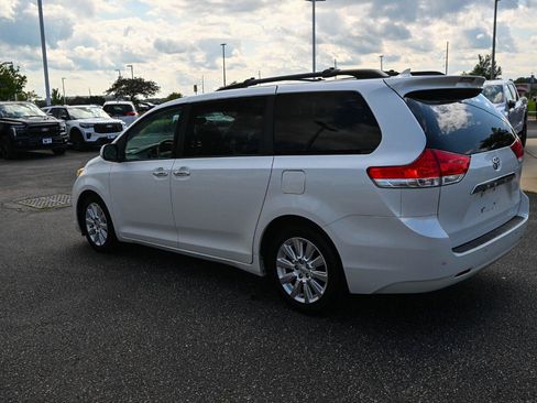 Used 2011 Toyota Sienna Limited w/ Premium Pkg FWD image 7