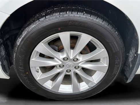 Used 2014 Toyota Venza LE image 25