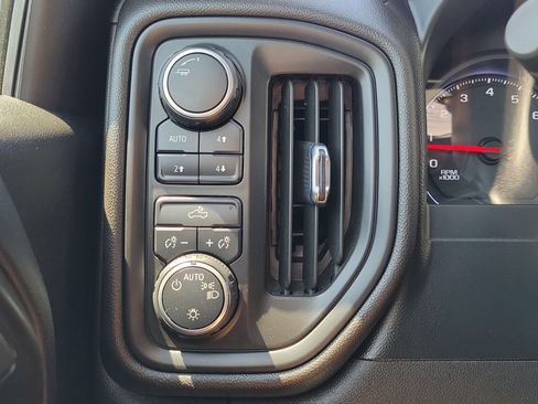 Used 2021 Chevrolet Silverado 1500 Custom Trail Boss AWD/4WD image 29