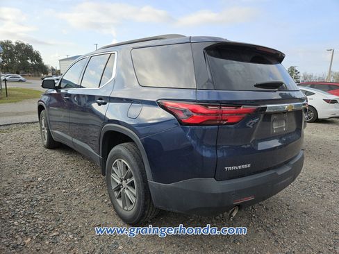 Used 2022 Chevrolet Traverse LT image 10