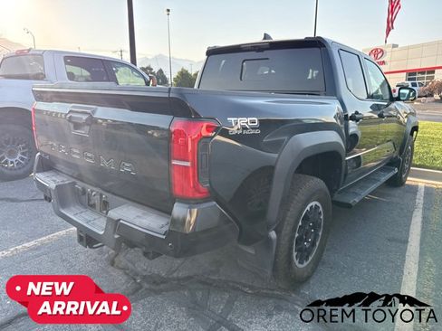 Used 2025 Toyota Tacoma TRD Off-Road w/ TRD Off Road Premium Package AWD/4WD image 9