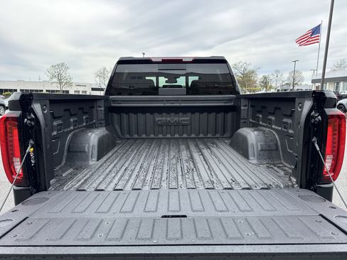 New 2026 GMC Sierra 1500 SLT w/ SLT Premium Plus Package AWD/4WD image 33