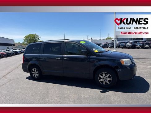 Used 2008 Chrysler Town & Country Touring FWD image 7