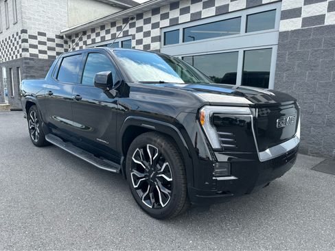 Used 2025 GMC Sierra EV Denali AWD/4WD image 2