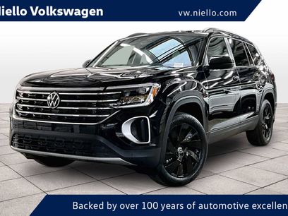 Used 2025 Volkswagen Atlas SE w/ Black Wheel Package