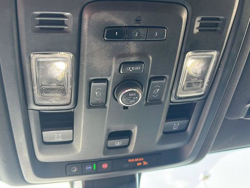 Used 2021 Chevrolet Tahoe LT w/ LT Signature Package AWD/4WD image 18