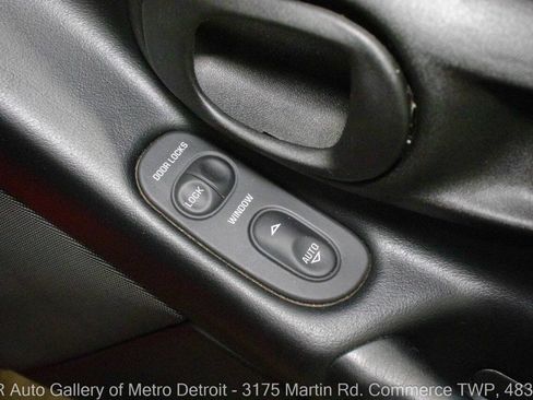 Used 2000 Chevrolet Corvette Coupe image 35