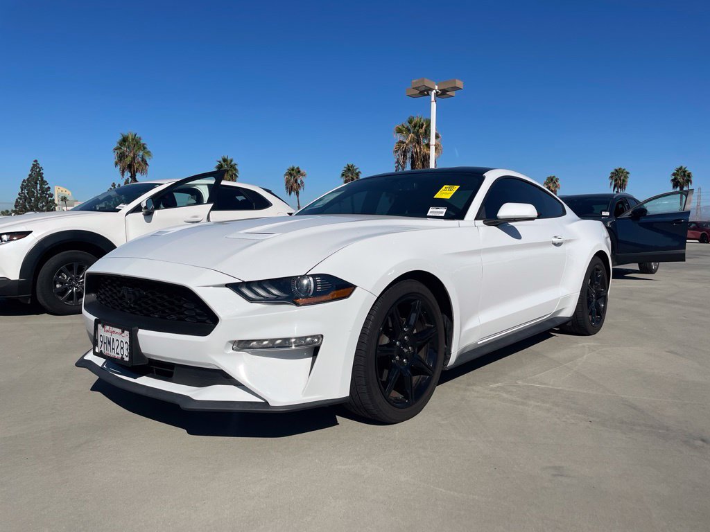 Used 2020 Ford Mustang Coupe w/ Black Accent Package RWD image 5