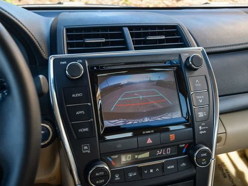 Used 2017 Toyota Camry XLE image 24