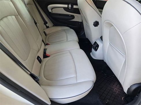Used 2019 MINI Cooper Clubman Signature image 21