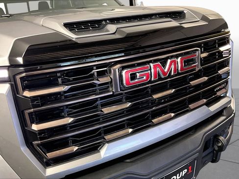 Used 2024 GMC Sierra 2500 AT4X w/ AT4X AEV Edition AWD/4WD image 28
