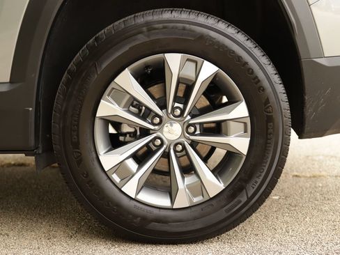 Used 2026 Chevrolet Equinox LT w/ Safety and Technology Package FWD image 35