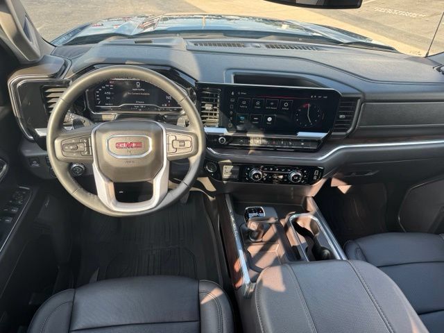 Used 2024 GMC Sierra 1500 SLT AWD/4WD image 5