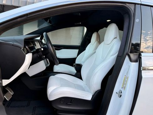 Used 2018 Tesla Model X 100D image 19