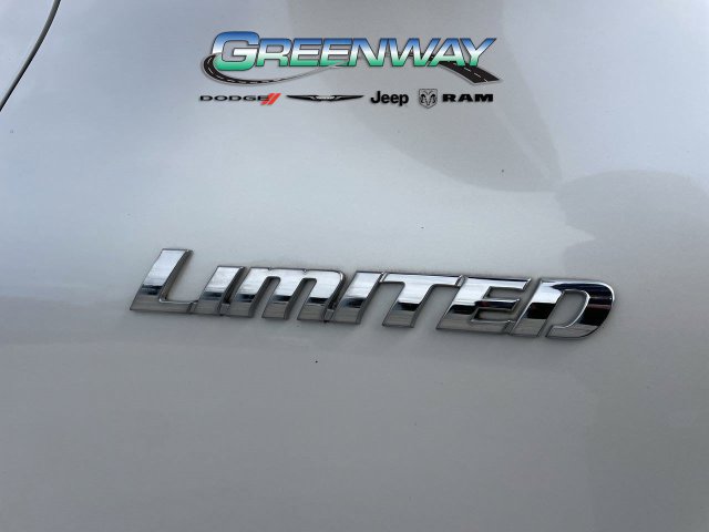 Used 2012 Toyota Highlander Limited w/ Tow Pkg FWD image 7