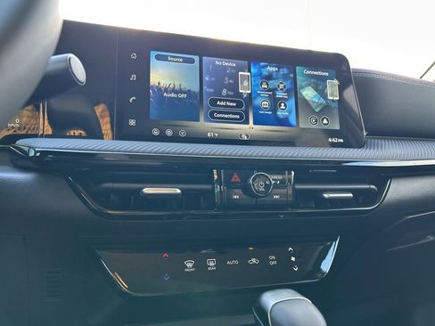 New 2026 Nissan Kicks SR image 30