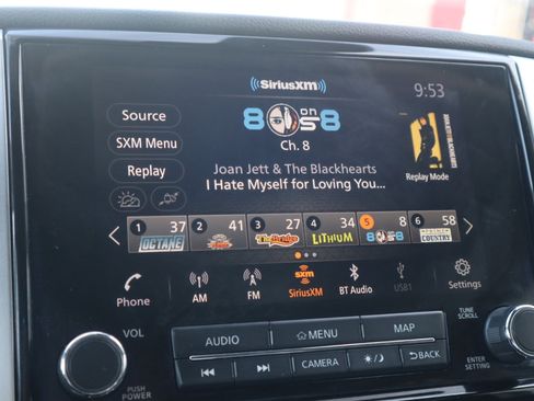 Used 2021 Nissan Titan SV w/ SV Convenience Package image 79