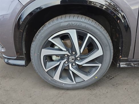 Used 2020 Honda HR-V Sport image 14