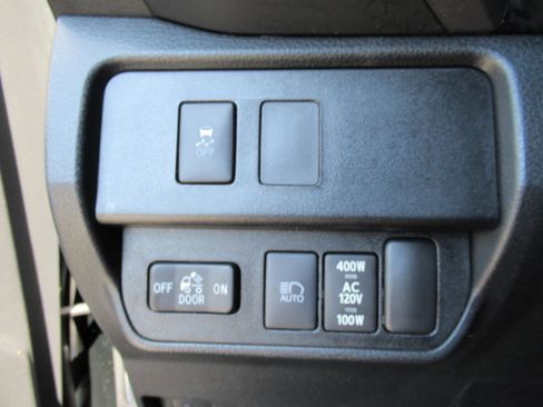 Used 2022 Toyota Tacoma TRD Sport w/ Technology Package RWD image 21