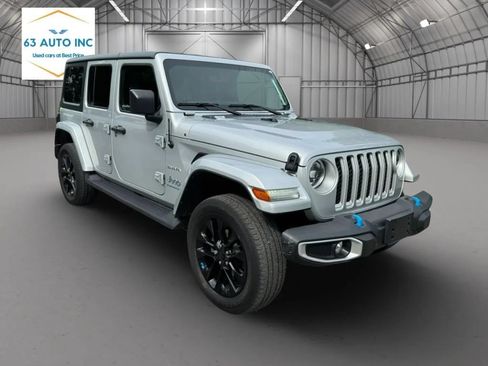 Used 2023 Jeep Wrangler Unlimited Sahara w/ Cold Weather Group AWD/4WD image 3