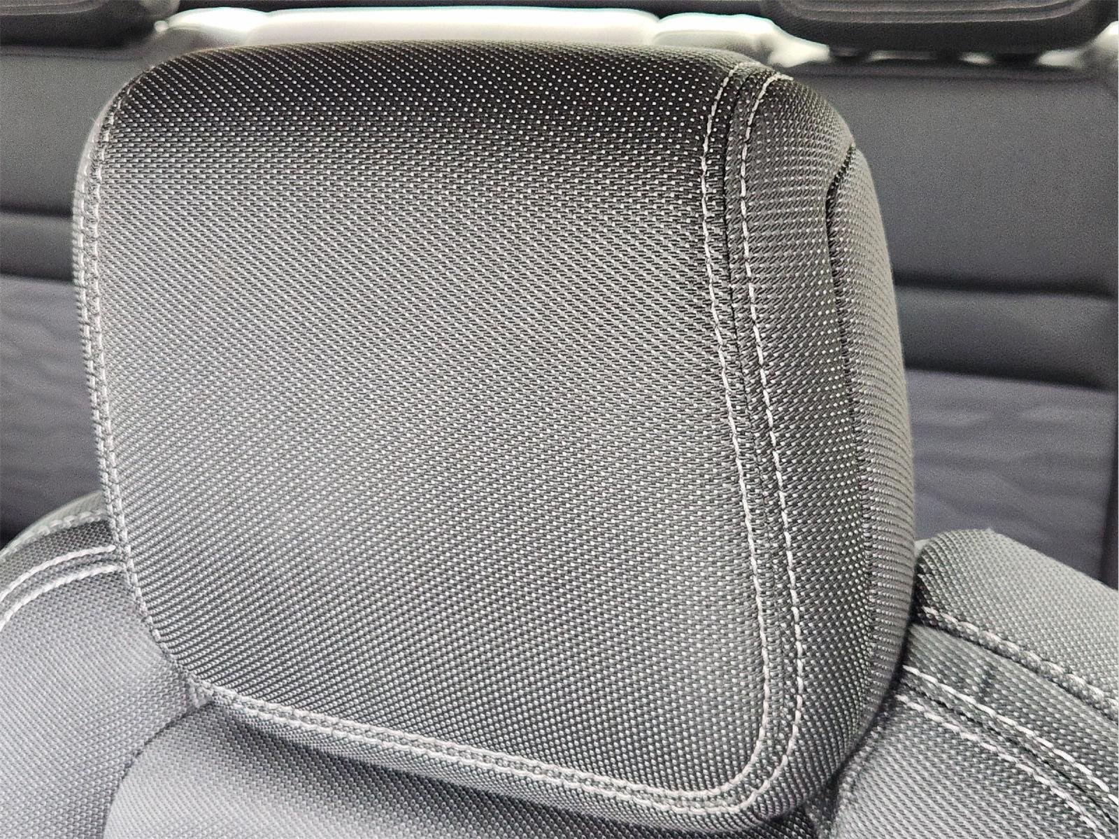 Used 2024 Nissan Frontier SV w/ SV Convenience Package RWD image 15