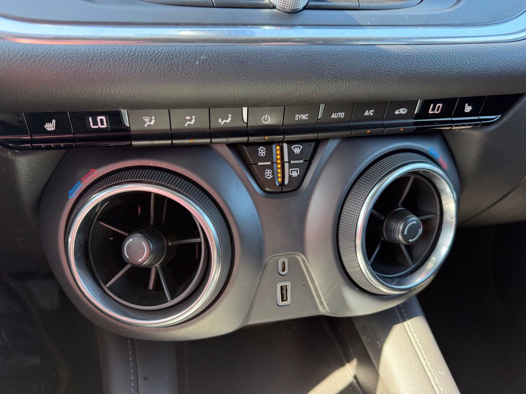 Used 2022 Chevrolet Blazer LT FWD image 17
