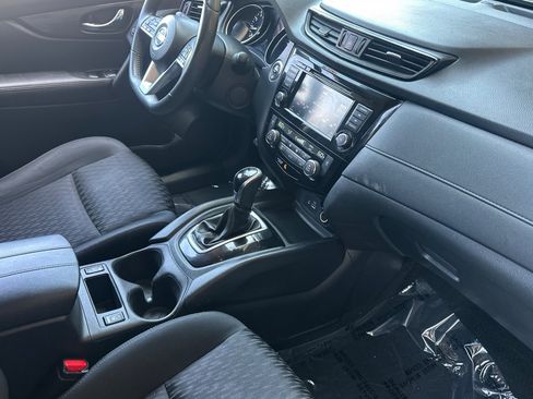 Used 2019 Nissan Rogue SV FWD image 33
