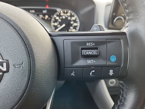 Used 2023 Nissan Rogue SL w/ SL Premium Package image 22