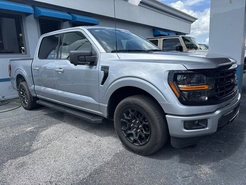 Used 2024 Ford F150 XLT w/ XLT Black Appearance Package RWD image 4