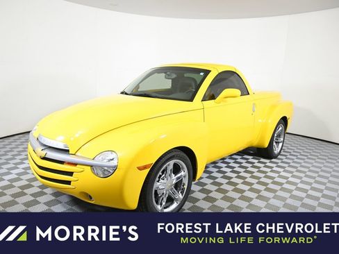 Used 2005 Chevrolet SSR w/ Preferred Equipment Group image 1