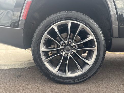 Used 2022 Jeep Wagoneer Series III w/ Premium Group I image 11