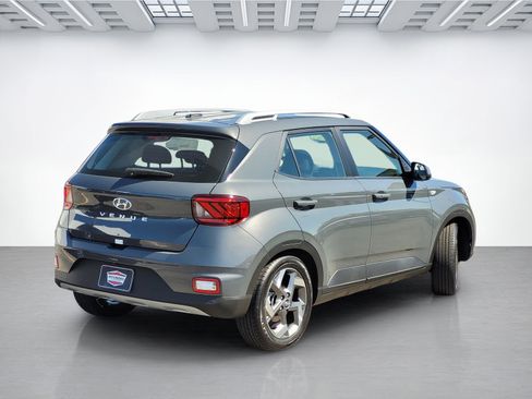 New 2025 Hyundai Venue SEL image 5