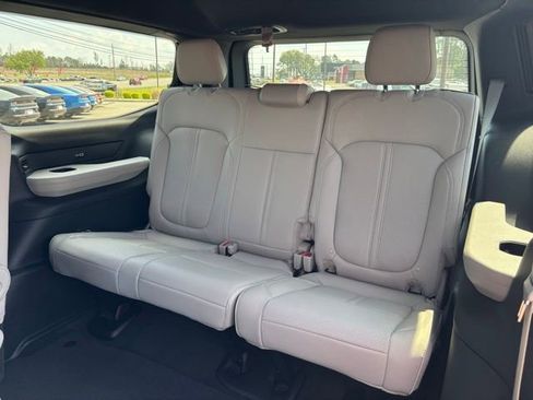 New 2026 Jeep Grand Wagoneer 4WD image 12