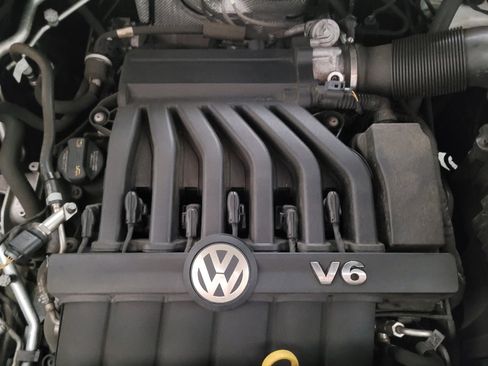 Used 2020 Volkswagen Atlas Cross Sport SE w/ Towing Package FWD image 30