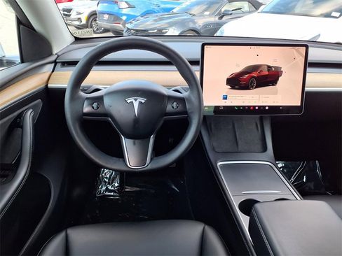 Used 2023 Tesla Model Y Long Range image 8