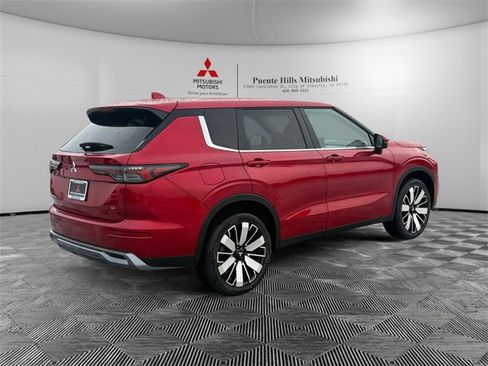New 2026 Mitsubishi Outlander SE image 5