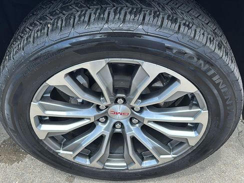 Certified 2021 GMC Yukon XL Denali w/ Denali Premium Package RWD image 10