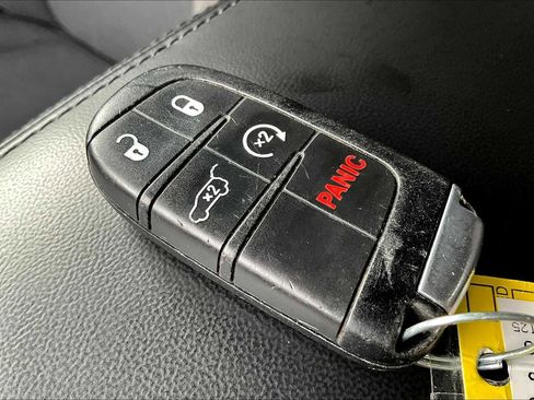 Used 2019 Jeep Grand Cherokee Laredo w/ Security & Convenience Group image 14
