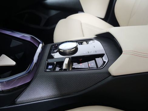 Used 2025 BMW X3 xDrive30i w/ Premium Package image 23