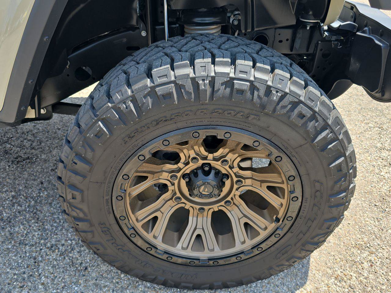 Used 2020 Jeep Gladiator Sport w/ Quick Order Package 24S AWD/4WD image 16