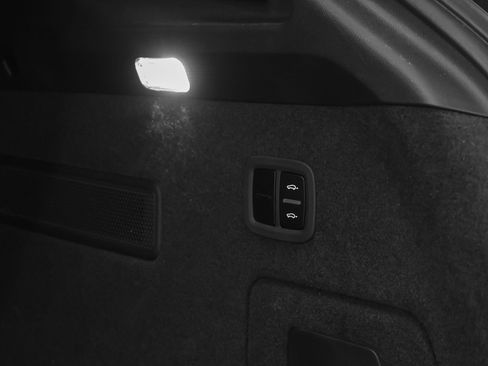 Certified 2026 Porsche Cayenne S AWD/4WD image 19