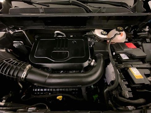 Used 2023 GMC Acadia SLE w/ Driver Convenience Package image 10