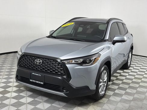 Used 2024 Toyota Corolla Cross LE w/ Moonroof Package FWD image 10
