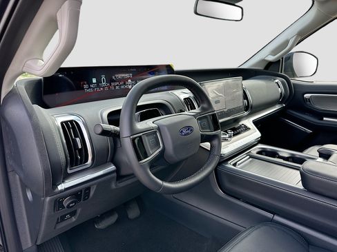 New 2026 Ford Expedition Platinum w/ Driver's Package AWD/4WD image 6