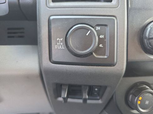 Used 2022 Ford F250 XL w/ Power Equipment Group AWD/4WD image 7