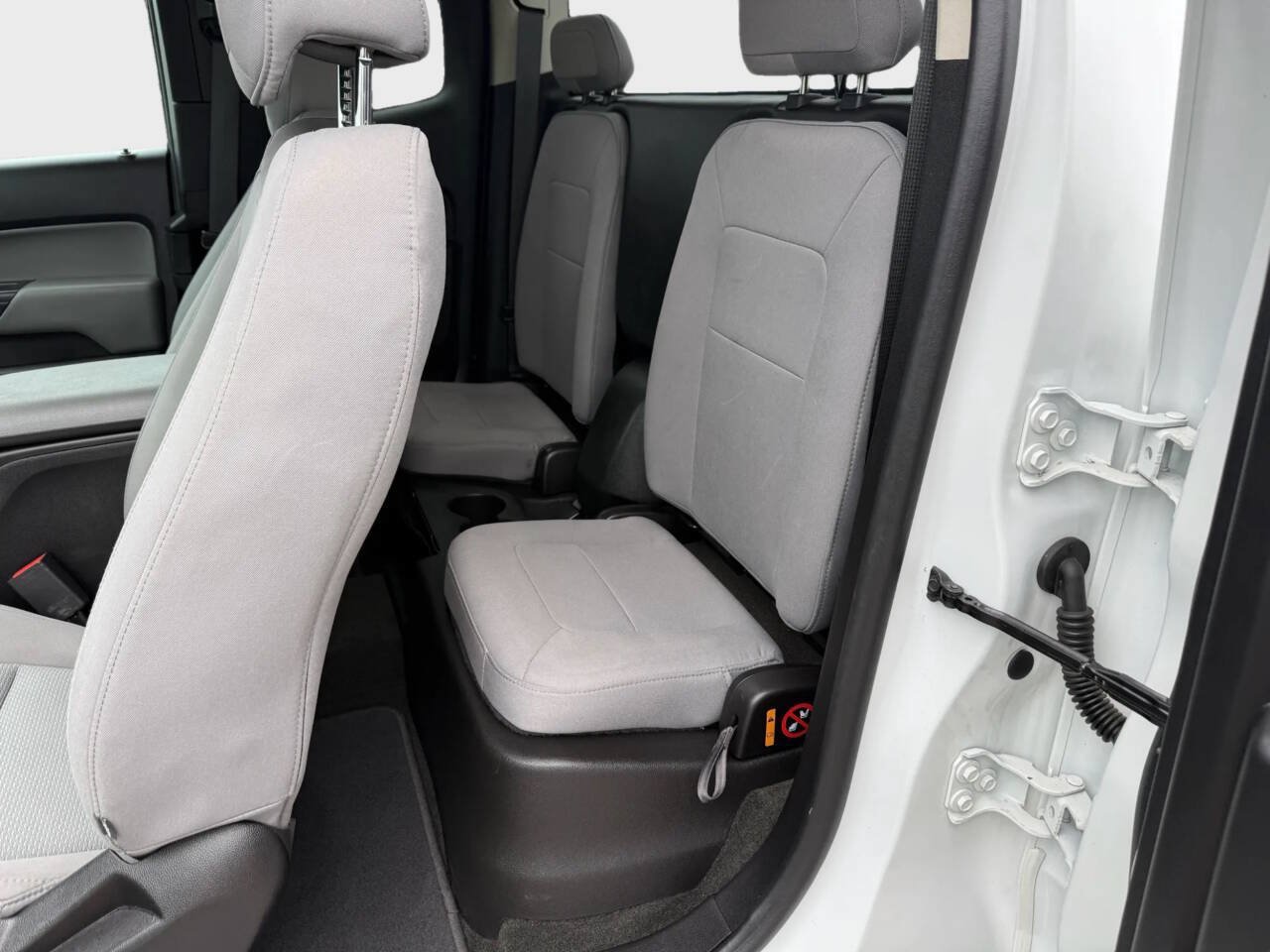 Used 2018 Chevrolet Colorado W/T w/ WT Convenience Package RWD image 9
