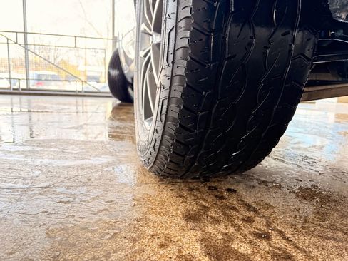 Used 2018 Jeep Grand Cherokee Limited image 39