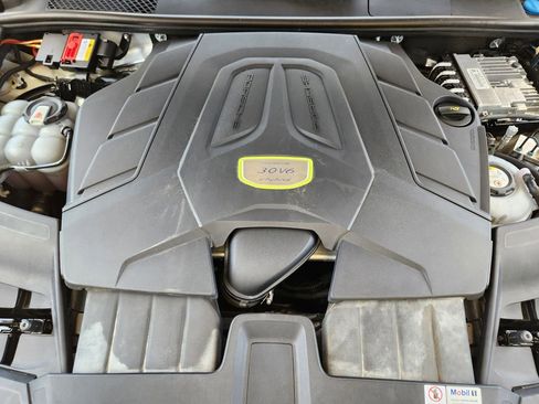 Used 2019 Porsche Cayenne E-Hybrid AWD/4WD image 20