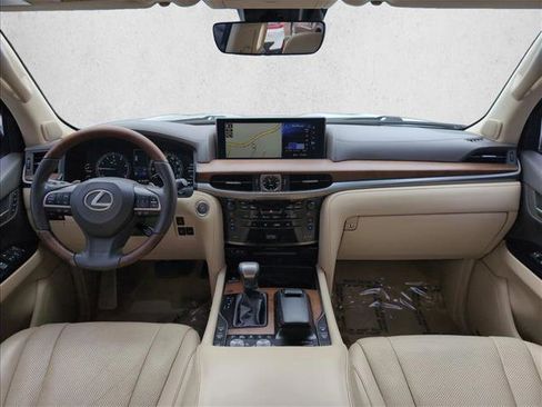 Used 2016 Lexus LX 570 4WD w/ Luxury Package image 21